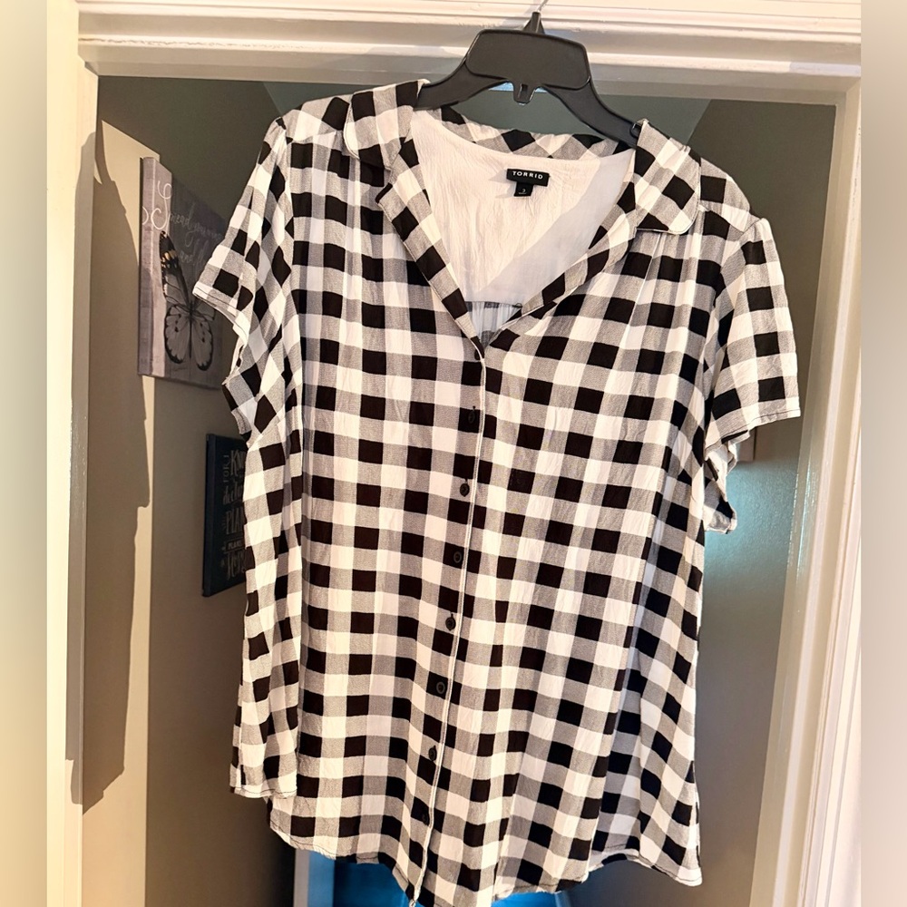 torrid 5-Pc Bundle of Clothes (Plus Size) w/Free Jewelry - Picture 3 of 6